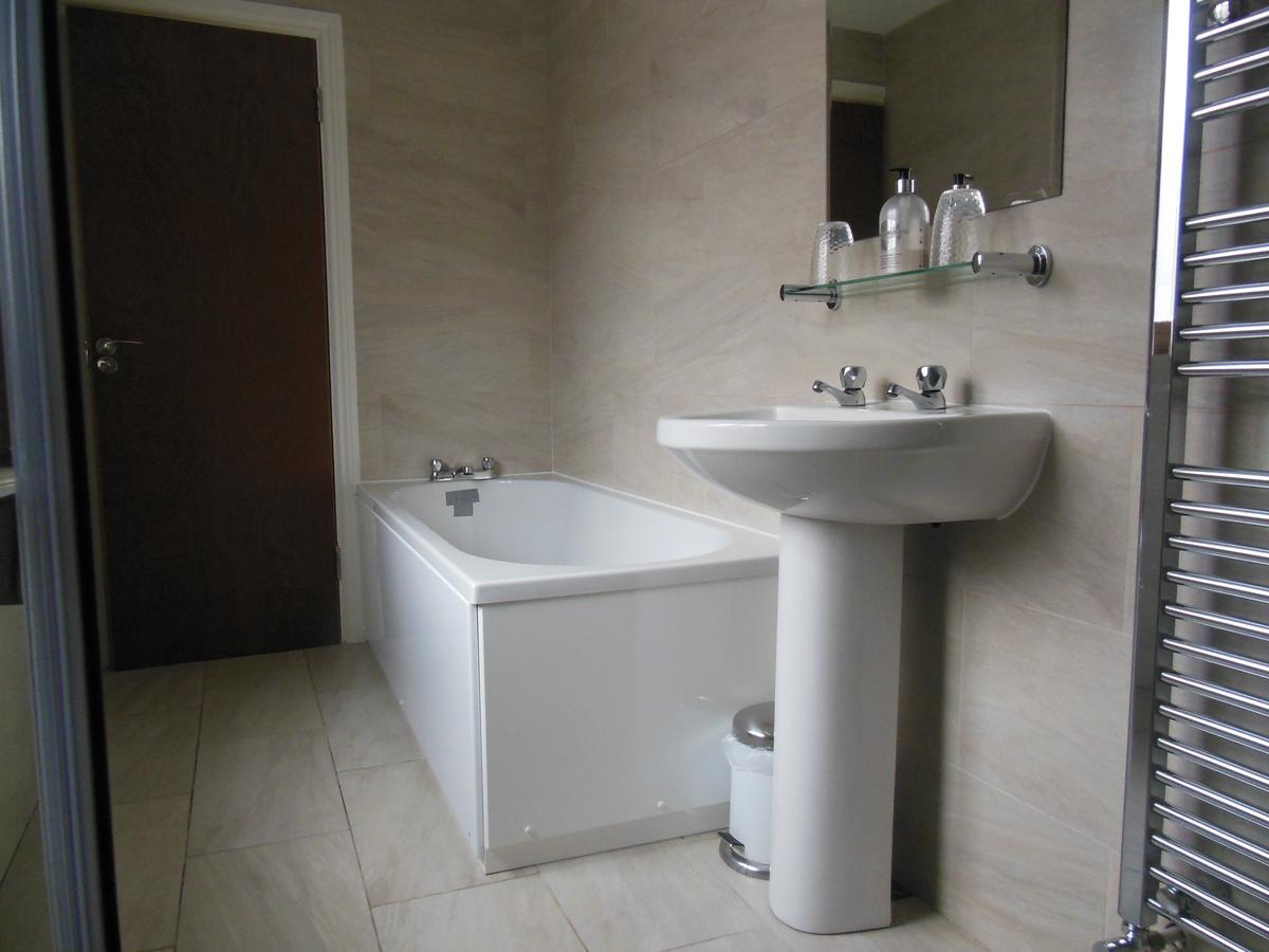 Greyhound Inn Winterborne Kingston Ngoại thất bức ảnh